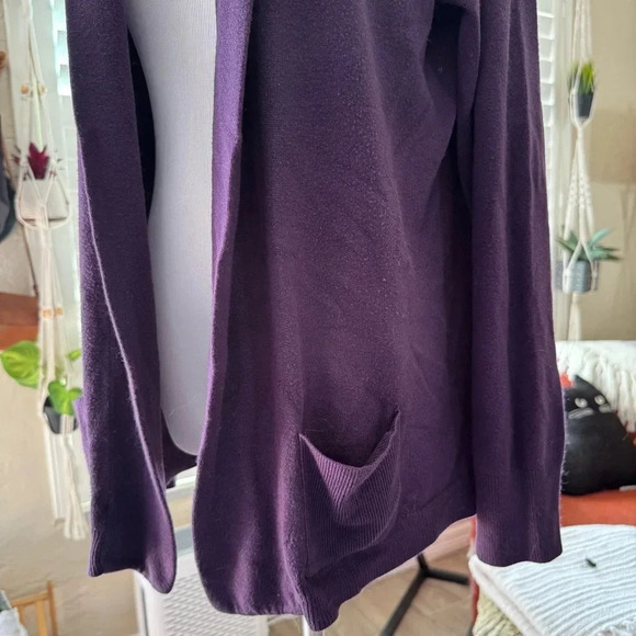 Debbie Morgan long purple cardigan with pockets - Picture 2 of 5